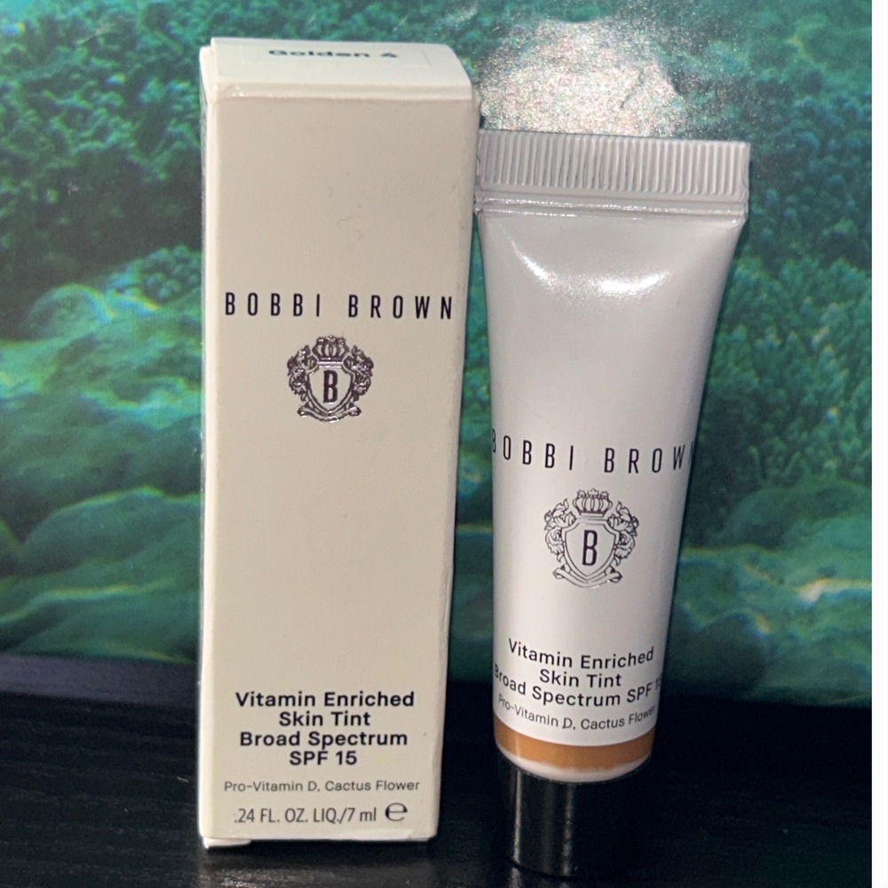 Bobbi Brown Vitamin Enriched Skin Tint SPF 15 Golden 4 Travel Size .24 oz